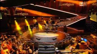 Avril Lavigne - Sanremo 2011   What The Hell Parade