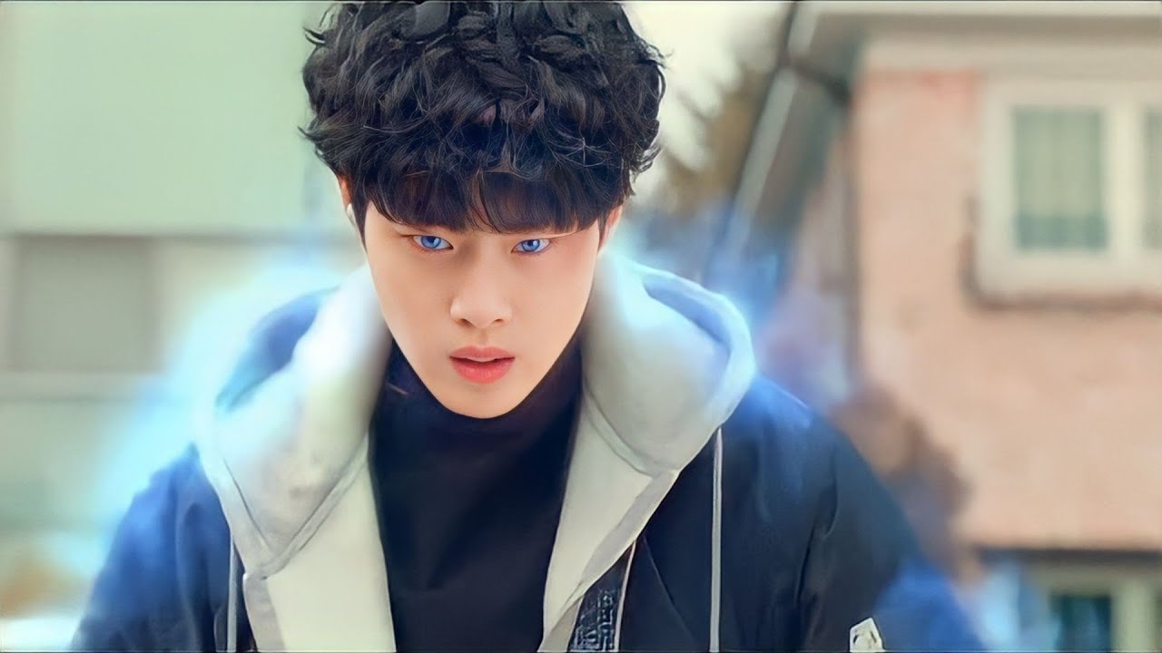 شاب ضعيف ومريض اكتشف انه اكتسب قوة خارقة بعد ان صعقة البرق واصبح بطل خارق وقرر انقاذ العالم