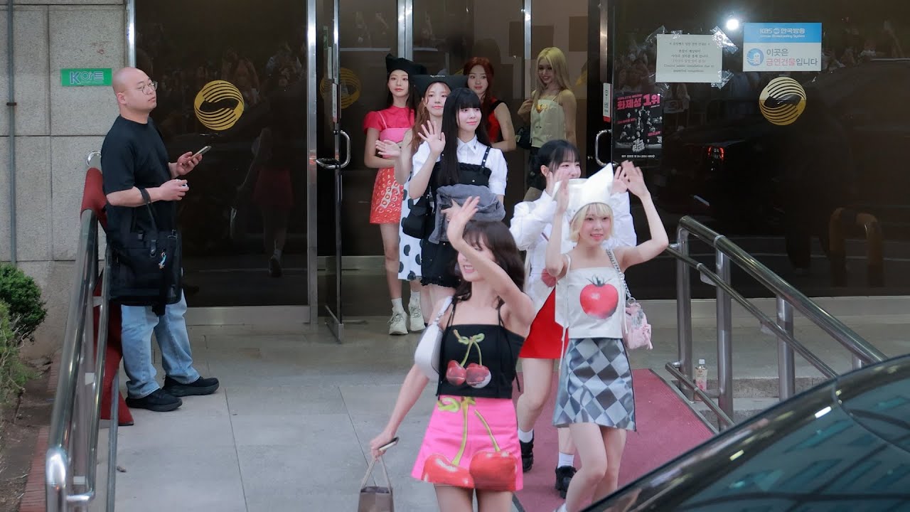 유니스(UNIS) 뮤직뱅크 퇴근길by 펜바이러스