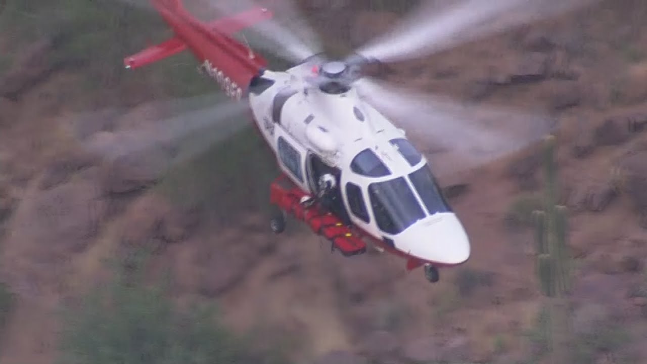 Rescue crews airlift injured hiker on Camelback Mountain - YouTube