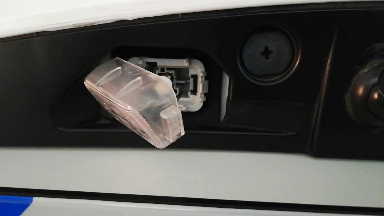Mazda 3 Bm Kennzeichenbeleuchtung Ausbauen Tauschen Youtube