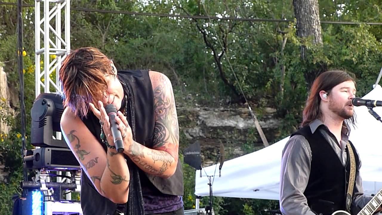 Hinder - Lips of an Angel @ Sunken Gardens Theater - San Antonio, TX