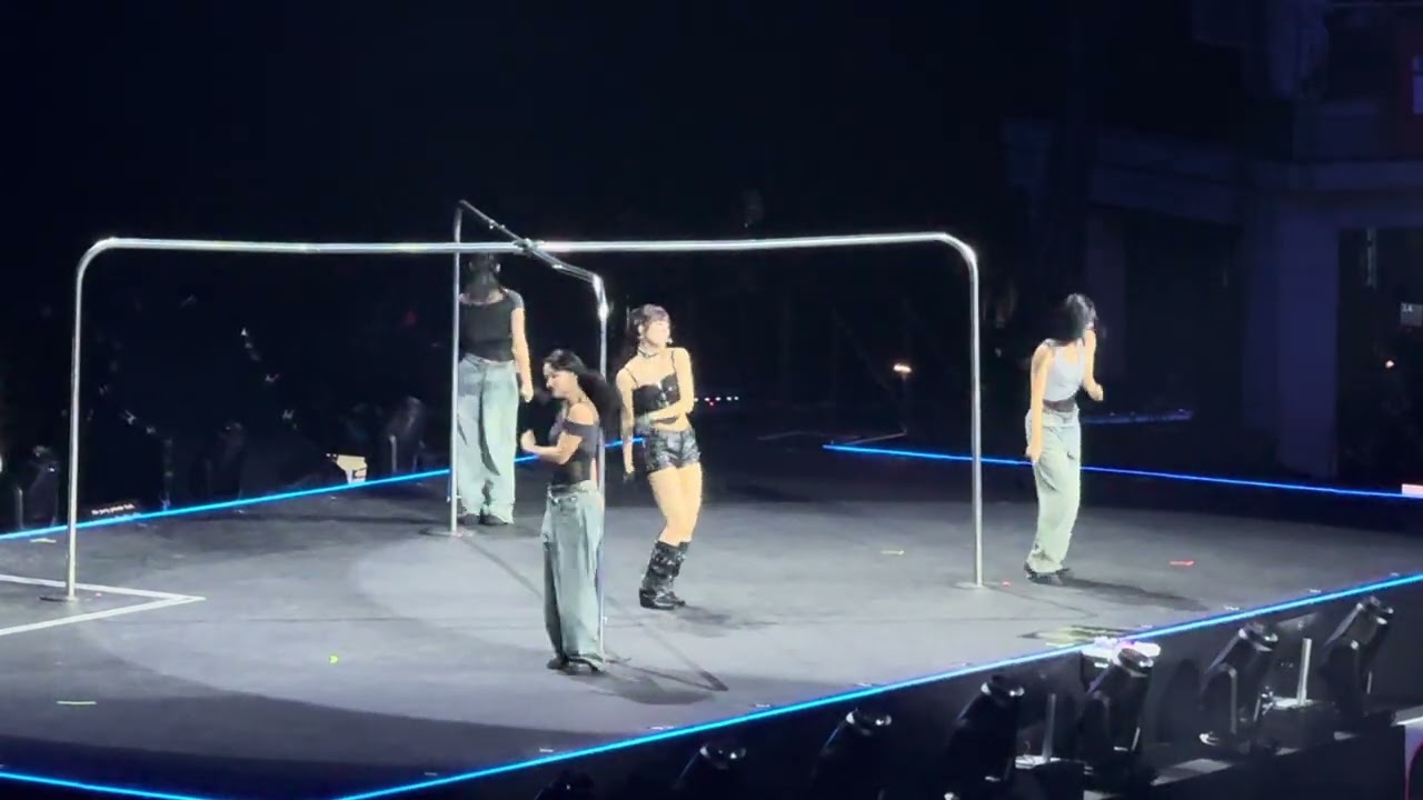 260113 Dive In (Tzuyu Solo) - TWICE [THIS IS FOR] WORLD TOUR IN SEATTLE