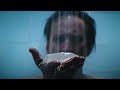 【穷电影】男子洗澡的时候，发现一坨奇怪物质，用手一抓反而被吓了一跳