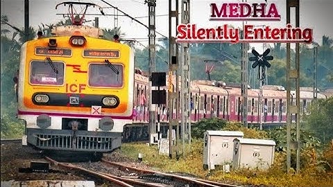 EMU Queen MEDHA Silently Entering Katwa Jn on Sharp curve // INDIAN RAILWAYS // EASTERN RAILWAY