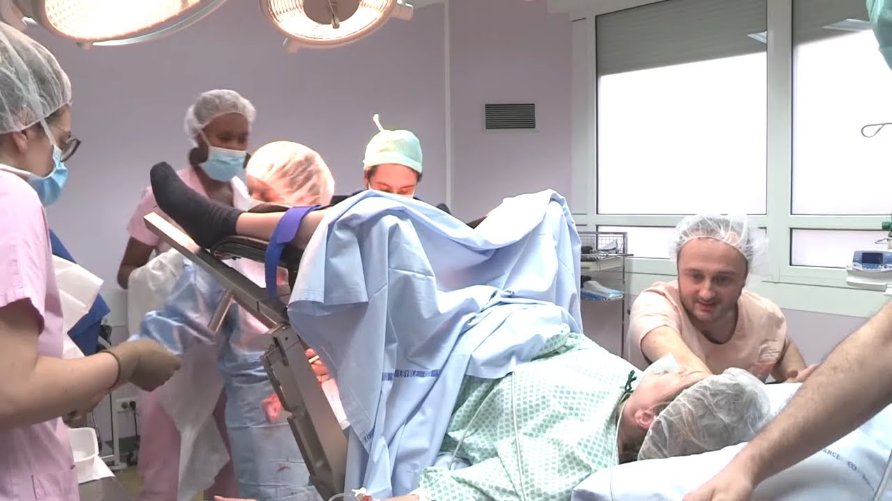 Осложненные роды близнецов