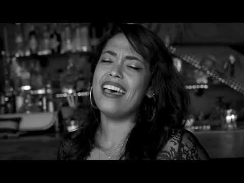 Lady Grinning Soul - Mireya Ramos feat. Gaby Moreno