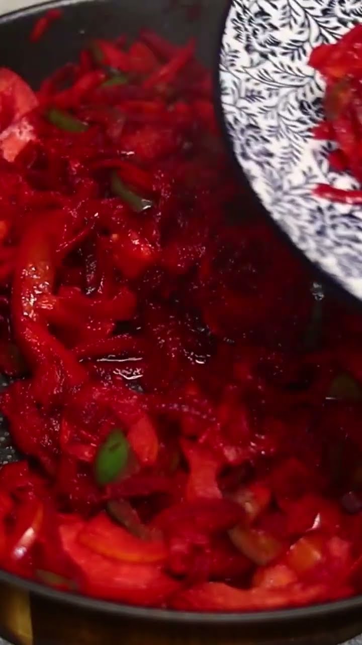 Warmer Rote Bete Salat mit Tomaten ist super lecker, schnell und vor ...