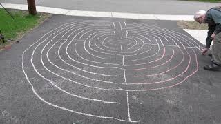 How to Draw a Labyrinth