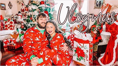 VLOGMAS: BUILDING A GINGERBREAD HOUSE | TRADER JOE