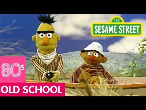 Sesame Street: Bert and Ernie Fish Call