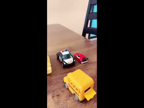 لتعليم التقليد وزيادة التركيز وتحفيز اللغه من خلال اللعب بالسيارات