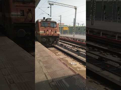 #train #shortvideo #lifeisbutadream #viral #railway #oilcrisis #best #indianrailways #reels #travel