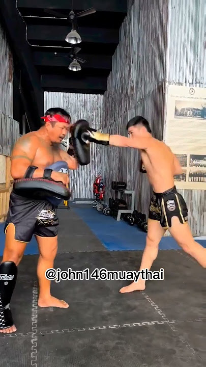 Tawanchai Muay Thai Padwork with Trainer Gae