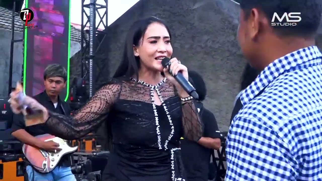 GEDUNG TUA   LENNA CASSANDRA