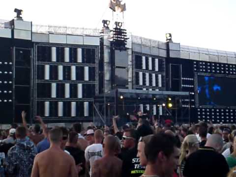 Dominator 2010 Mainstage3