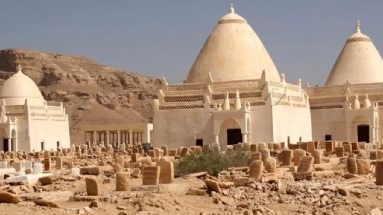 البناء على القبور بين أقوال الشافعية وأفعال صوفية حضرموت