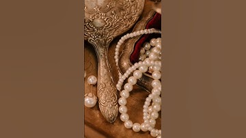 Writing Prompts: Pearls and Portrait #writingprompts #storywriting #writing