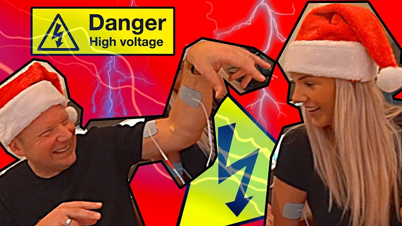 BYGGER PEPPARKAKSHUS MED ELSTÖTAR ft. pappa Jonas