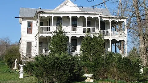 #brandosadventure #urbanexploration Brando's Adventure: Exploring Abandoned Houses/Flooding