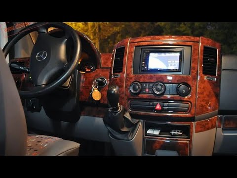 Накладки на панель Мерседес Спрінтер 906 Чорний Рояльний лак (Туреччина 61деталь) Mercedes Sprinter 2006-2020г, видео 3