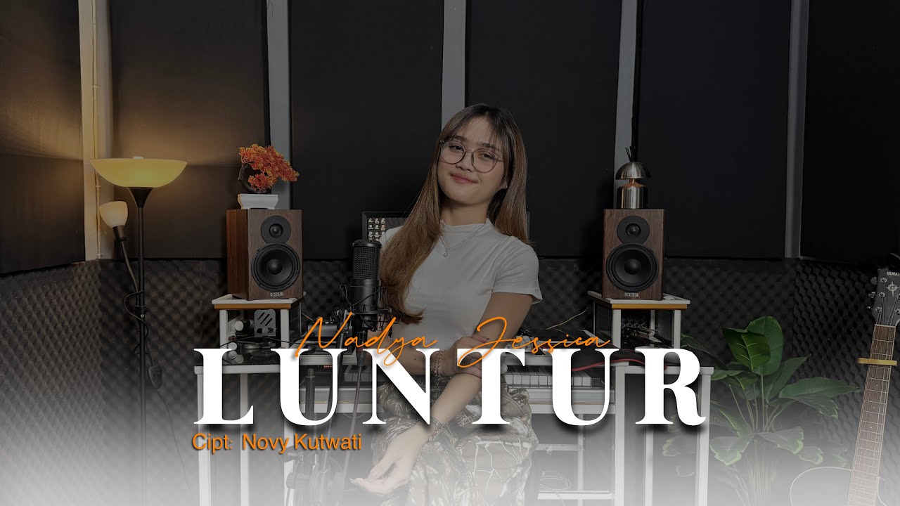 Luntur - Cover Accoustic ( Nadya Jessica )