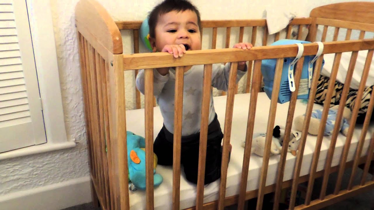 Baby Nirvan crying in cot.MOV - YouTube