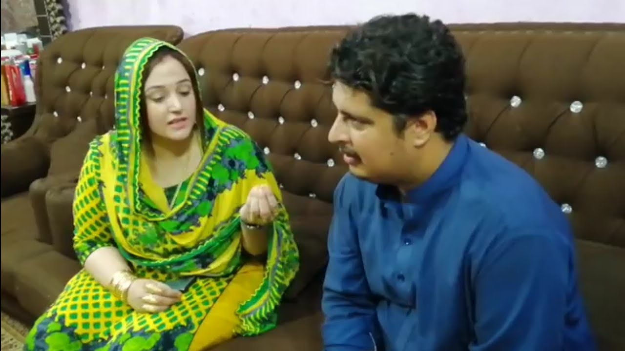 Neelam Gul advice for new artists report by Malik Ismail