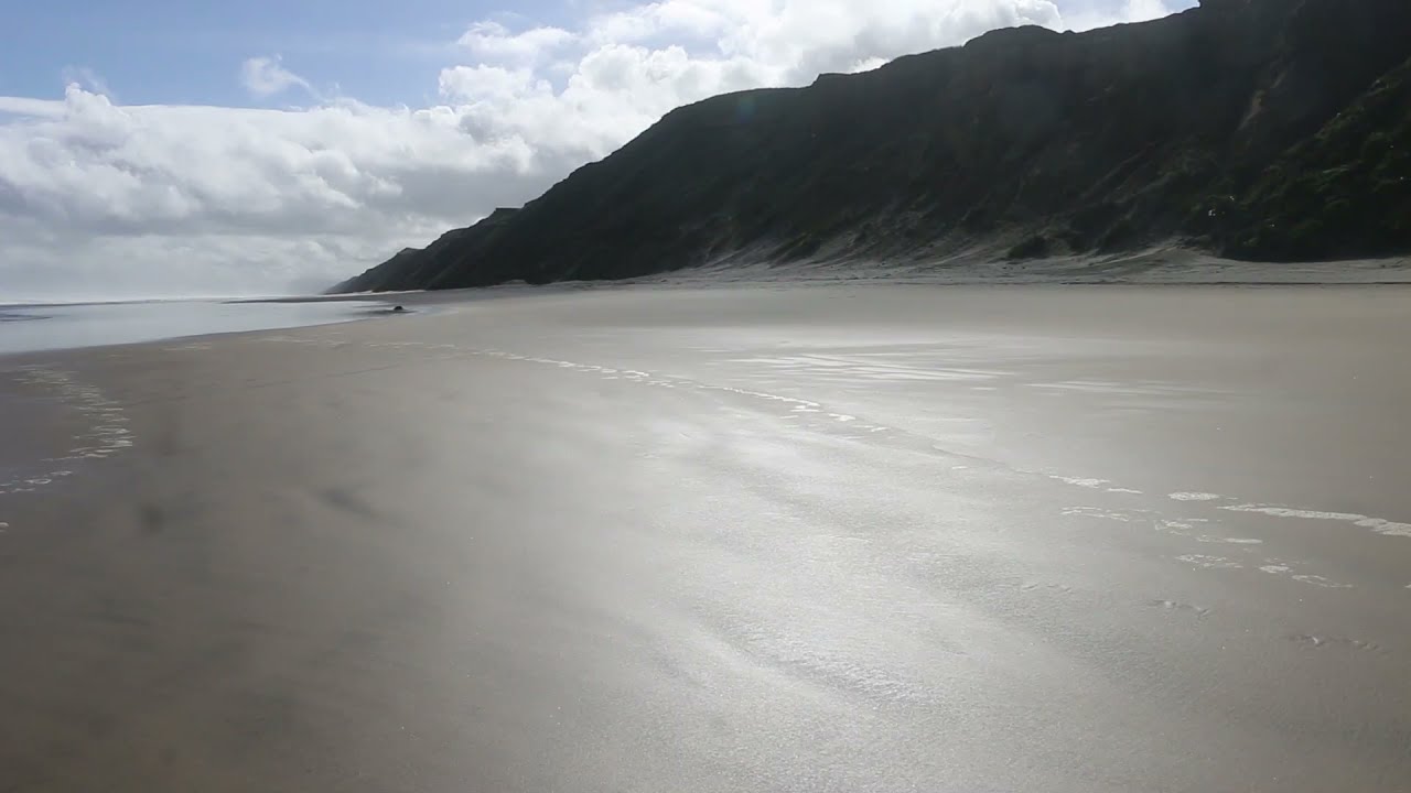 Baylys Beach New Zealand