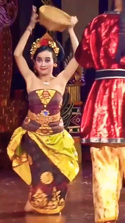 Tari Bali Asli Tunjuk Tabanan #balinesedance #bali #wanita #pkb2023 #indonesia #senitari #taksubali