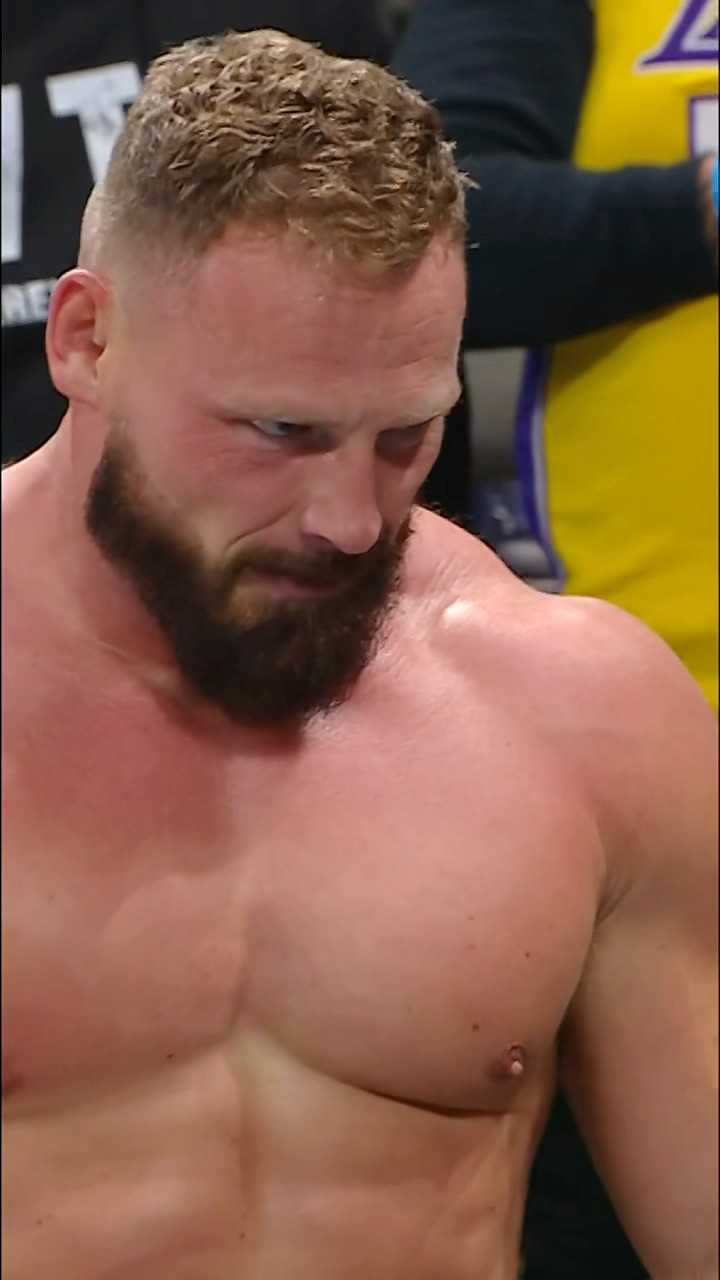 What does this mean for Saturday’s #WWENXT Championship Match?! ?