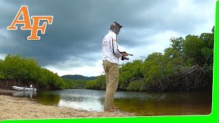 Fishing Secret hidden spots - Tiny inflatable boat - in desert island creek - EP.580