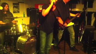 sixquid play No-one Knows at Delaneys Music Bar Feb 2013