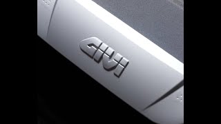 ジビ  リアボックス取り付けと、注意事項　GIVI rearbox 43