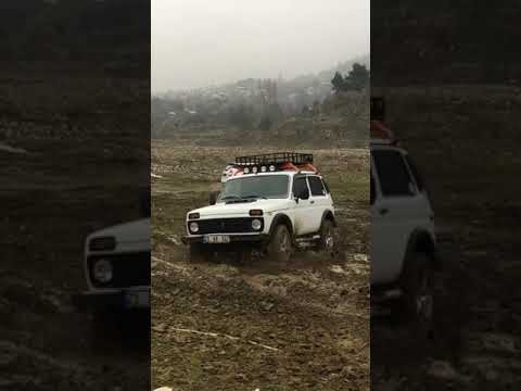 Lada niva vs Mud