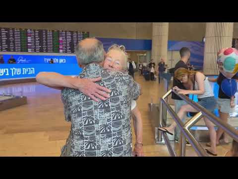 Adriana Travels 14,000km to Meet Her Long-Lost Cousin