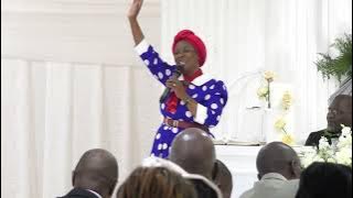 Download lagu MRS FISAKUPHI MADLALA. NGIKUFISELA UKUBA UBENENHLANHLA