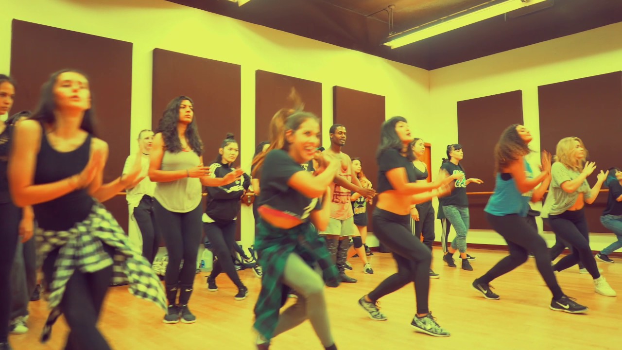 Dolores Ninja - Bubble Drip - Debbie Reynolds Studio