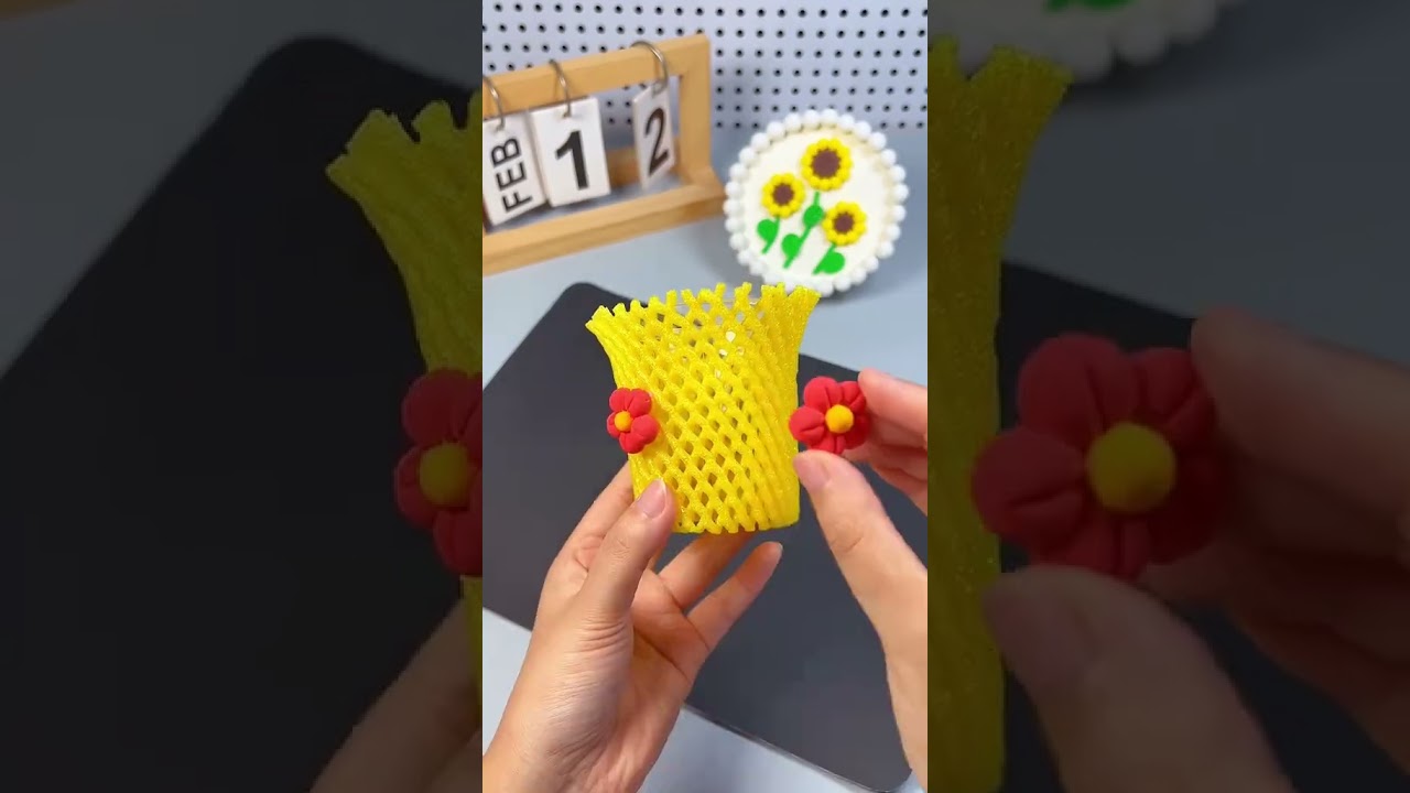 Easy Origami | How To Make an Easy Origami lantern (In 30 seconds)