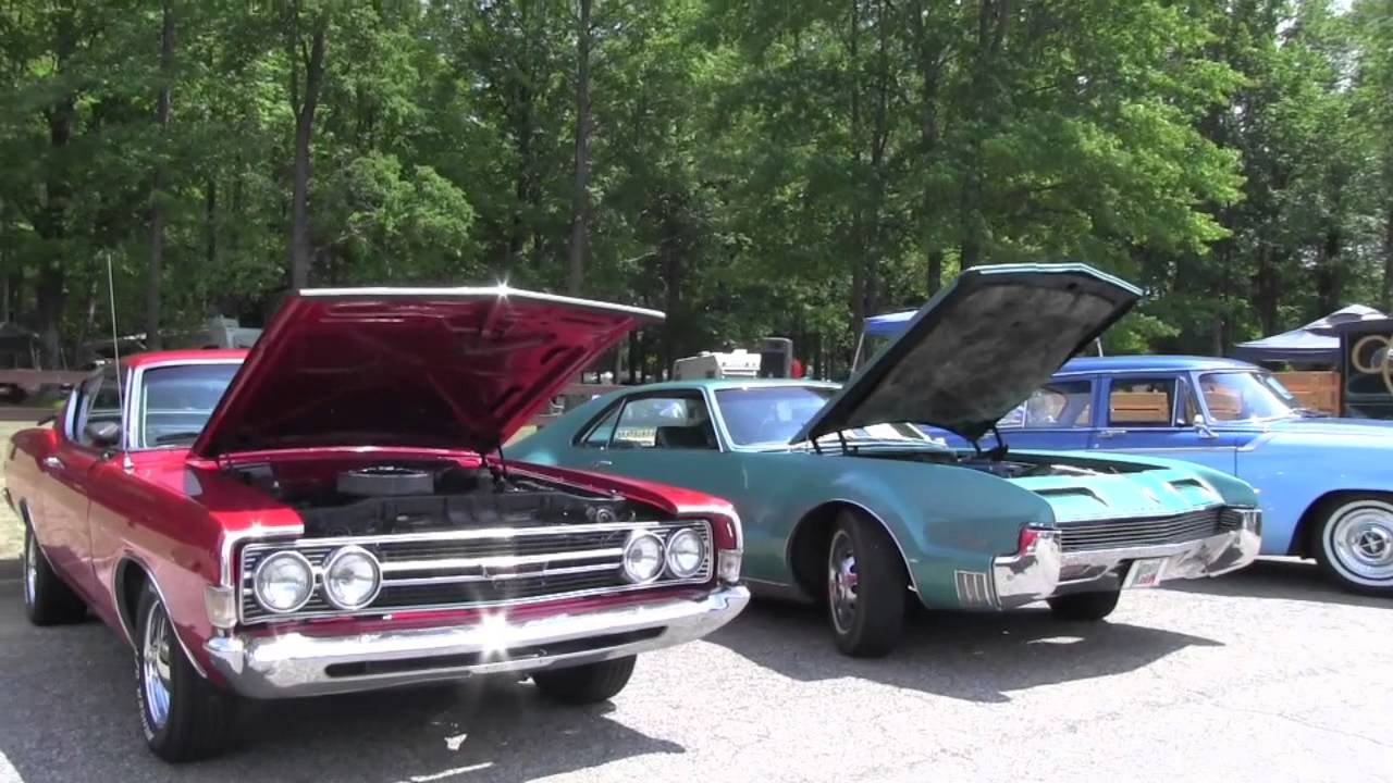 Kaleva Days Vintage Snowmobiles, Cars and Tractors YouTube