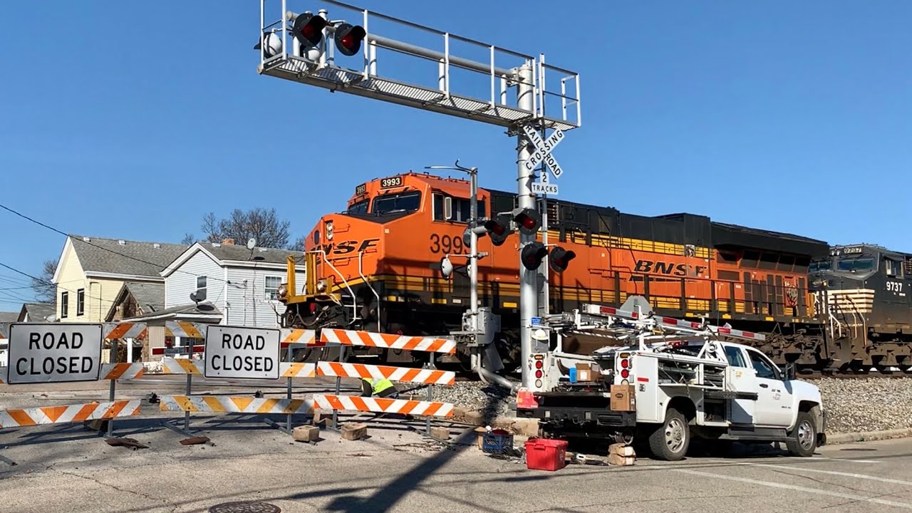 3 Trains Wait To Use Abandoned RR Crossing That Still Functions!  2 Trains At Once & I&O Hard Worker