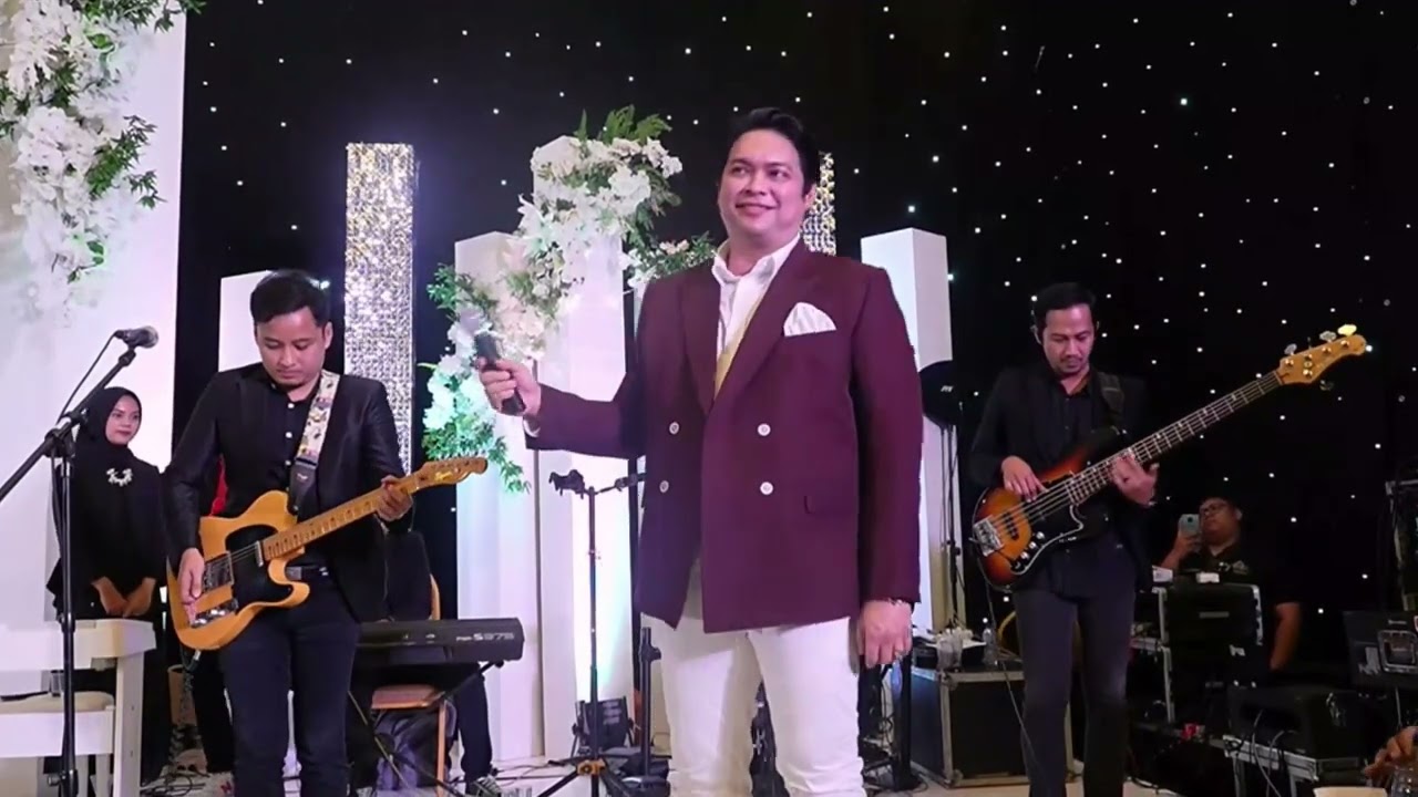 donnie sibarani ex Ada band - Surga Cinta || Live Wedding Gig
