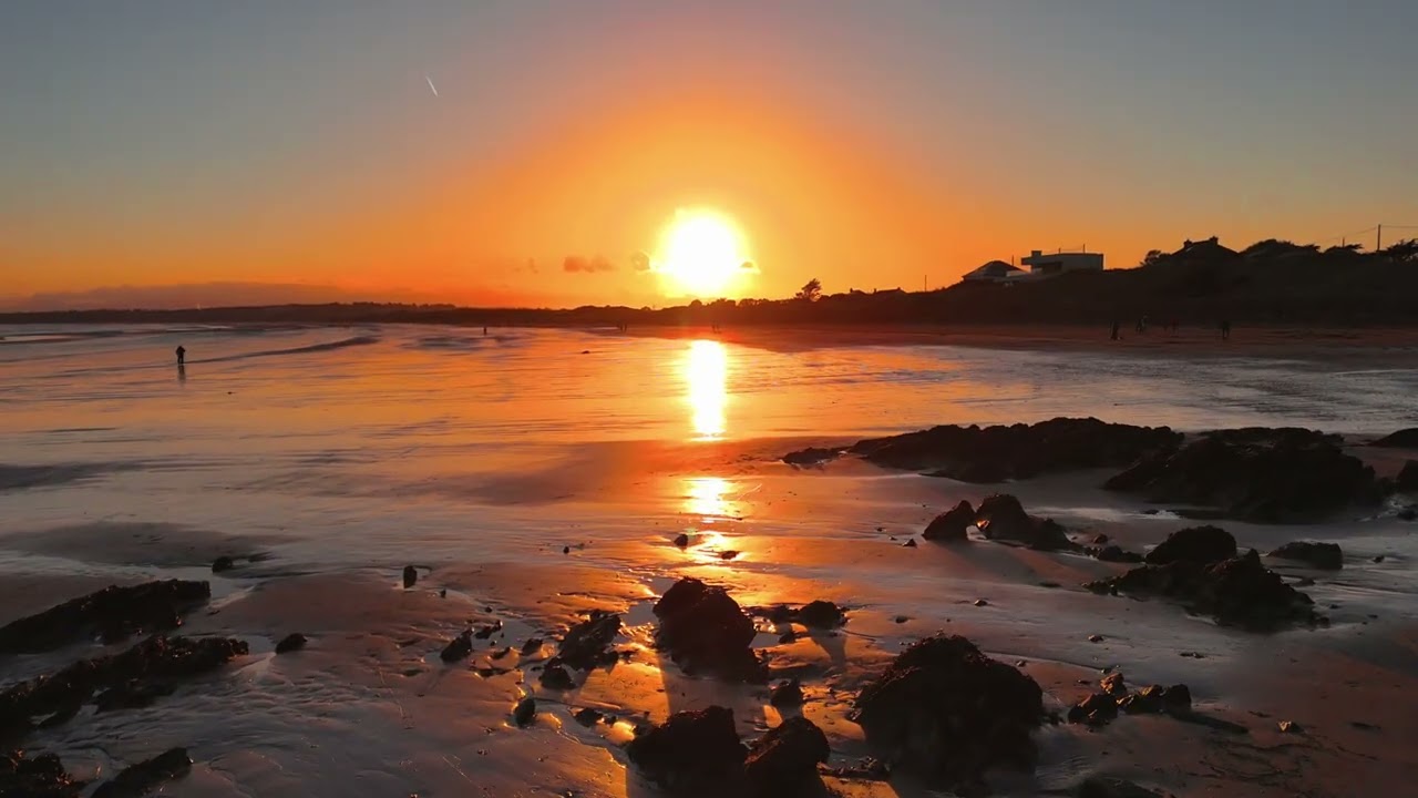 DONABATE BEACH.DUBLIN.THE NEW YEAR SUN