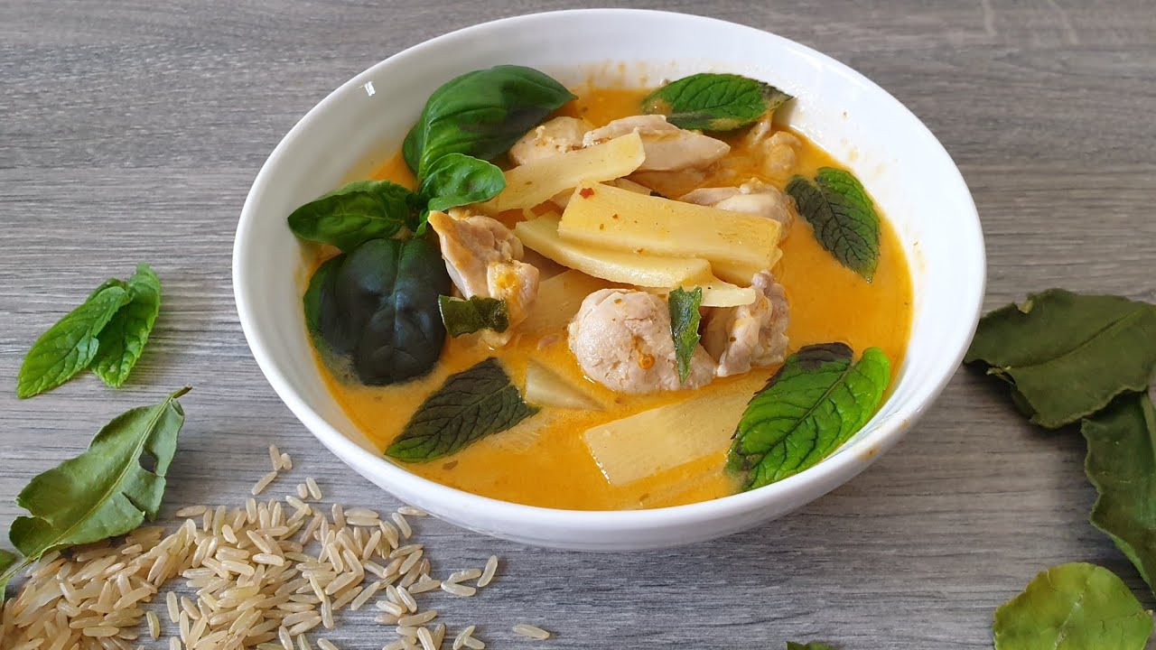 Easy Thai Red Curry with chicken and bamboo shoots - YouTube