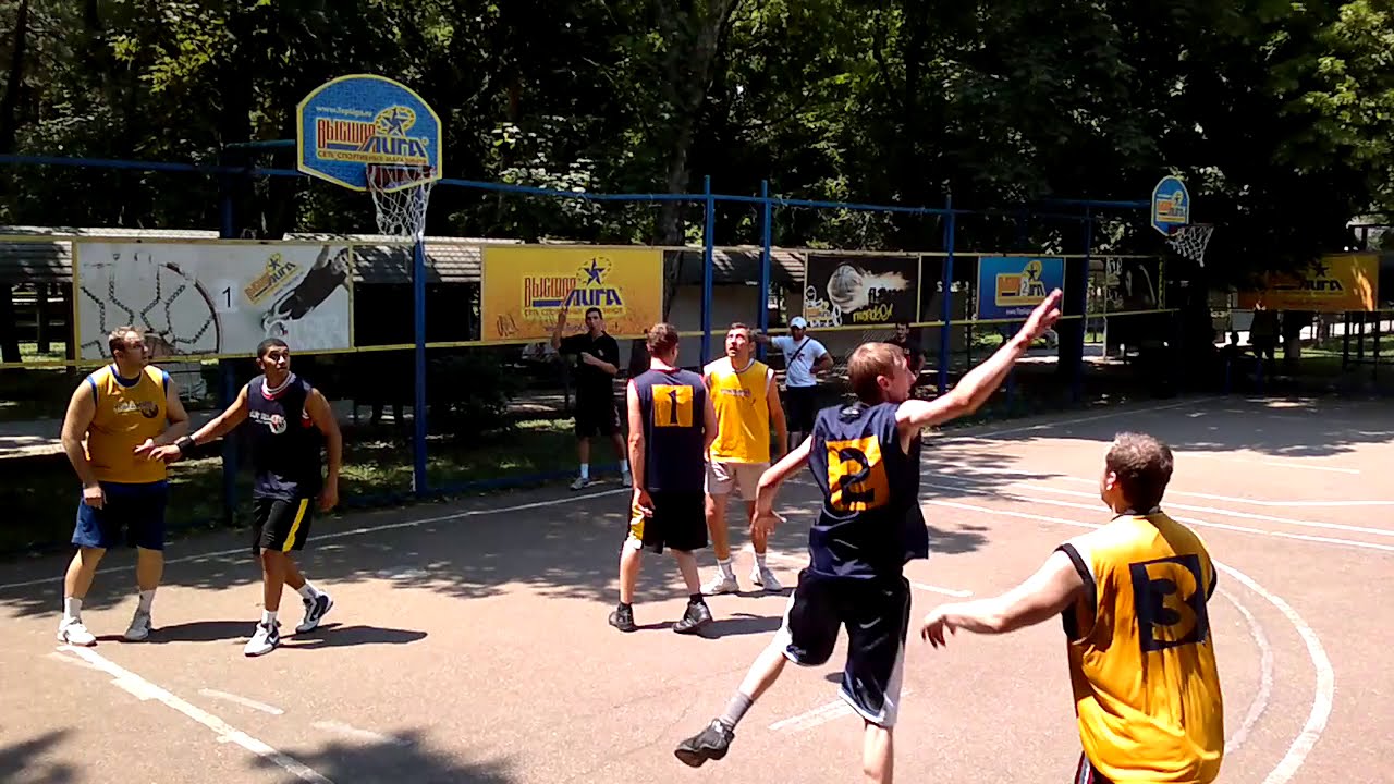 Стритбол Лазаревское - ? 25062011 (архив)