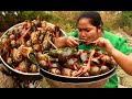 Cooking curry snail with chili recipe By village - Yummy curry snail - Cooking Life