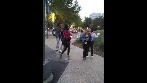 WOMEN AND MEN WALK TOGETHER-@LeslieSansonesWalkatHome