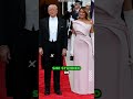 تألقت ميلانيا ترامب بإطلالة ساحرة بفستان وردي من تصميم ديور هوت كوتور في حفل عشاء رسمي شورت