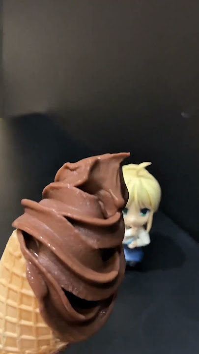 Enak juga ya makan eskrim satu berdua gini🥰#wibu #wibuindonesia #waifu #saber #anime #luuca