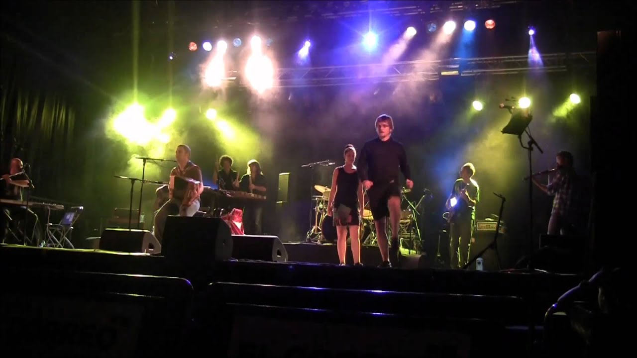 Dantzarinango / Xabi Aburruzaga & Band & Lagunak